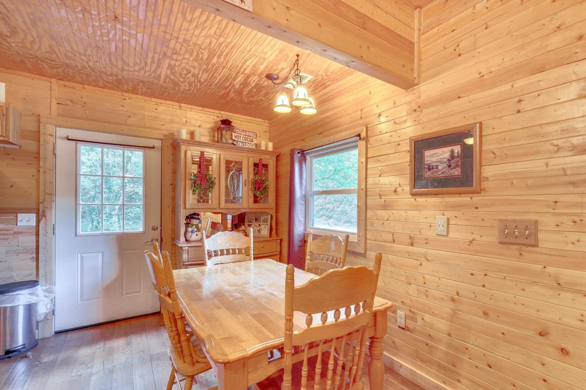 Just Fur Relaxin Sevierville Cabin With Hot Tub! Ngoại thất bức ảnh