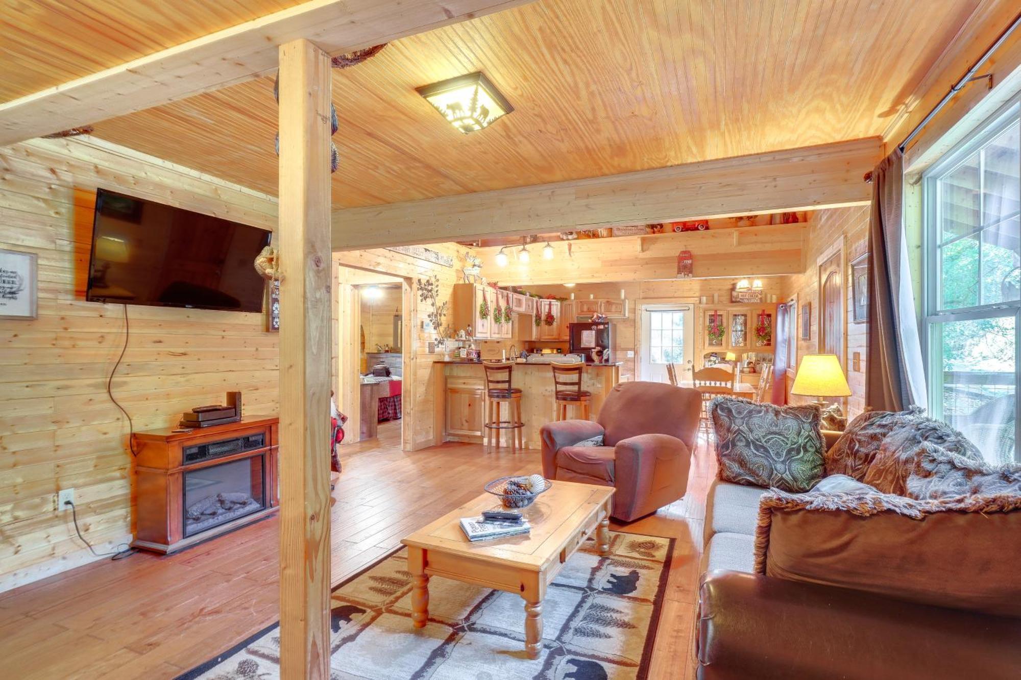 Just Fur Relaxin Sevierville Cabin With Hot Tub! Ngoại thất bức ảnh