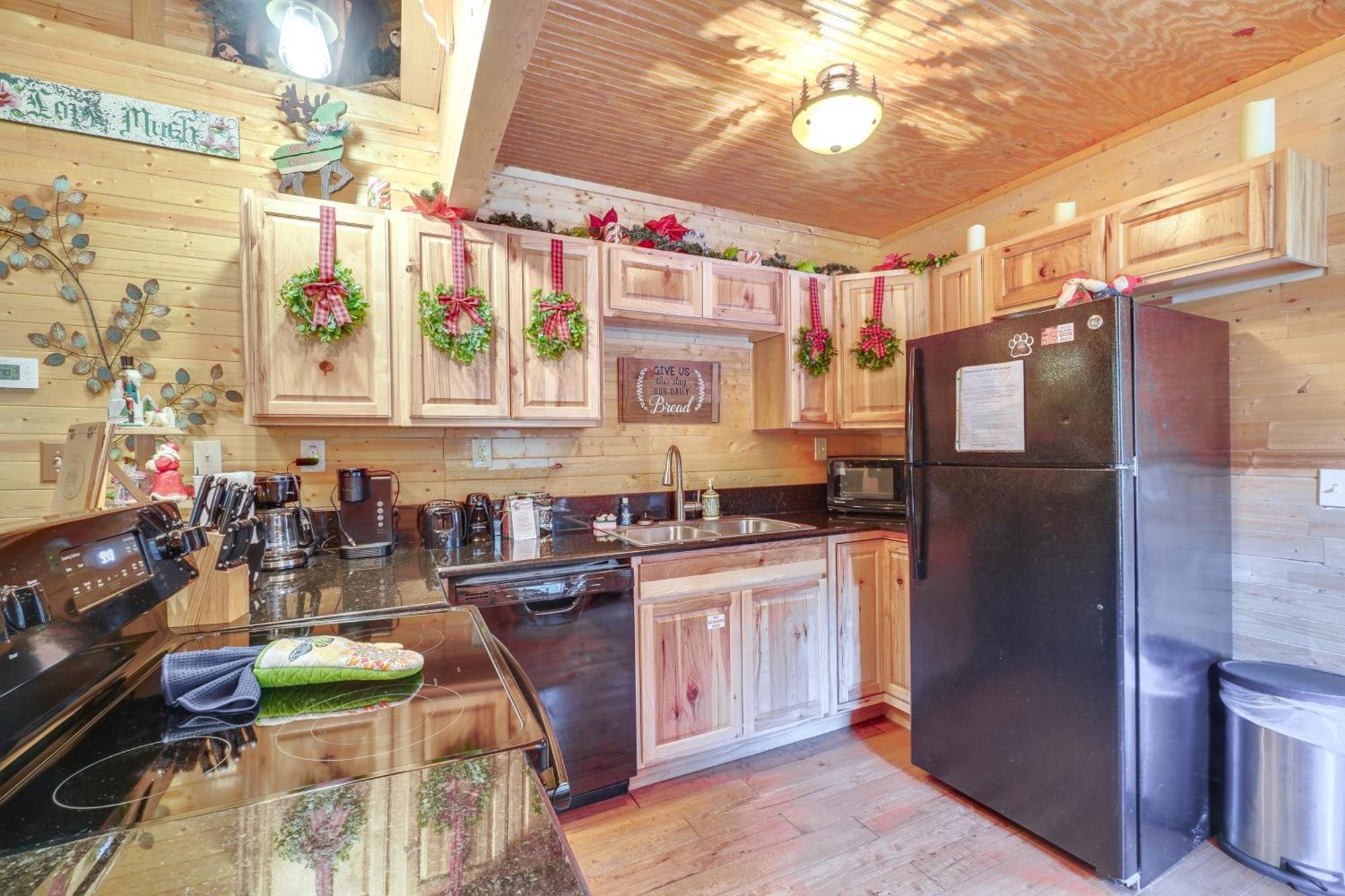 Just Fur Relaxin Sevierville Cabin With Hot Tub! Ngoại thất bức ảnh